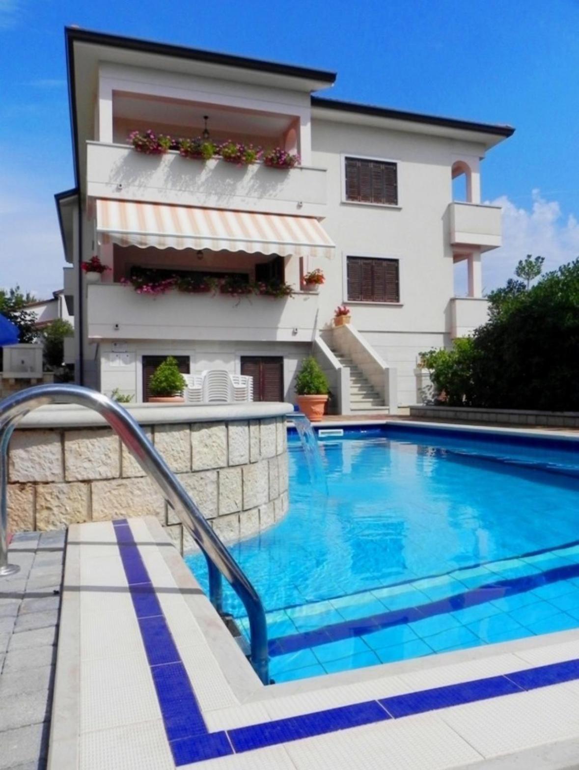 Apartments Villa Mirjam Porec Ngoại thất bức ảnh